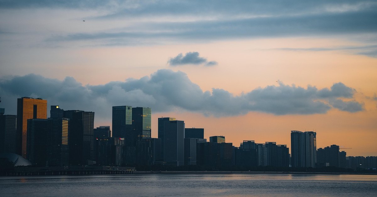 52 week high stocks today - mumbai skyline dawn