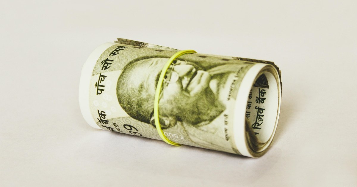 Debit vs credit spread options - indian rupee notes