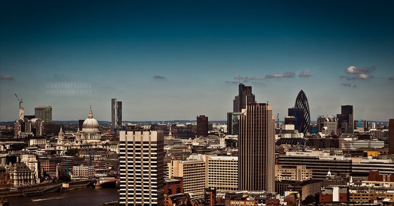 Gift city london financial corridor - london skyline