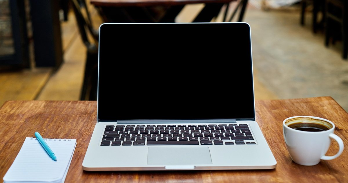 How to manage risk after losing streak - notebook pen coffee desk
