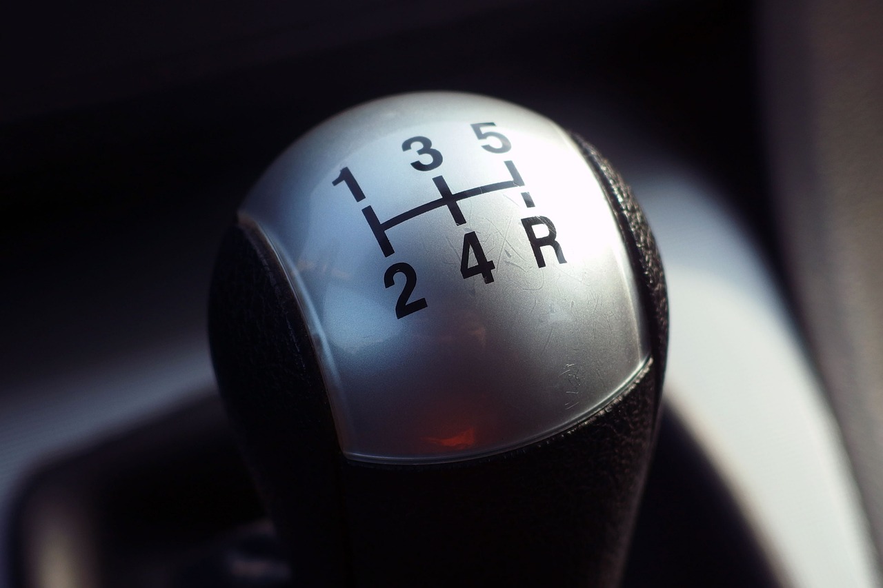 Lumax Auto Technologies Q2 results: close-up of a car gear shifter knob, one of the parts Lumax makes