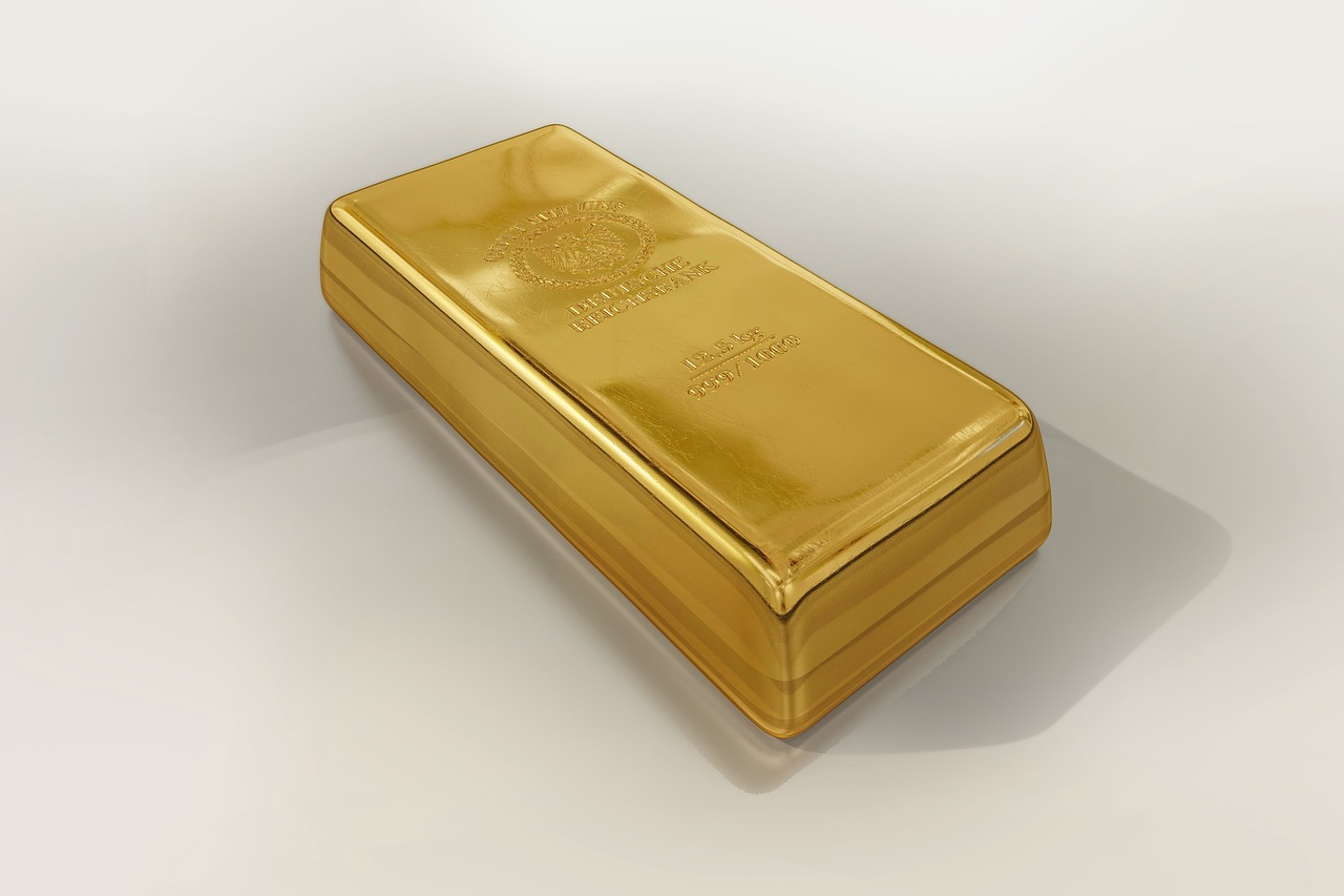 Gold ETF in India: a single polished gold bar of the kind fund custodians hold in vaults