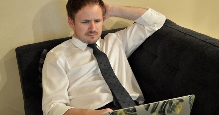 Intraday trading rules for beginners - businessman thinking