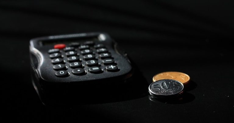 Reliance share price 52 week low - calculator coins