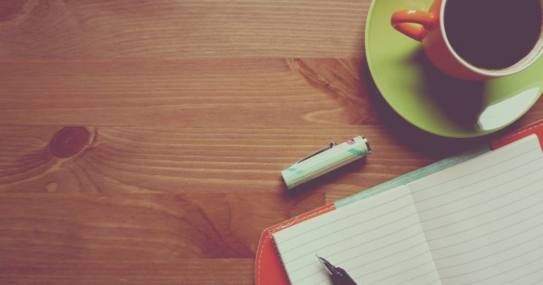 Rsi divergence explained - notebook pen coffee desk