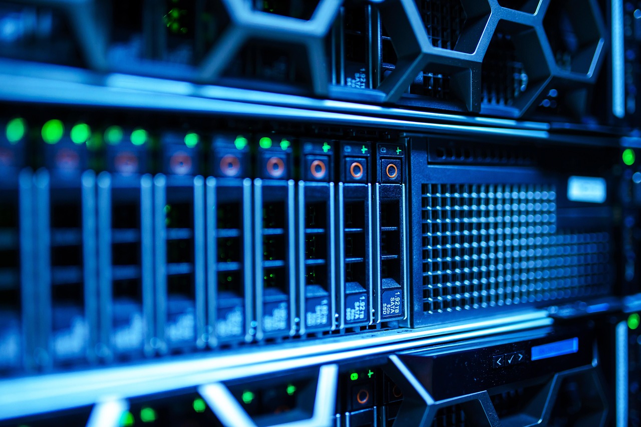 Rule of 40: rows of servers with blue and green status lights in a data centre
