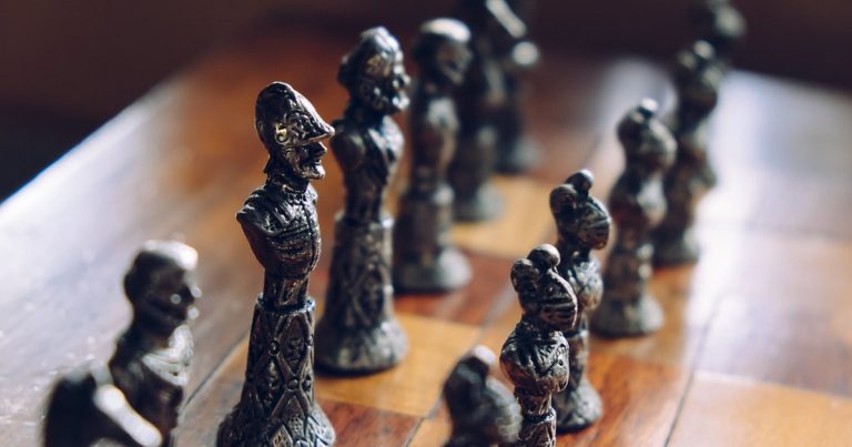 Single candlestick patterns hammer doji - chess pieces