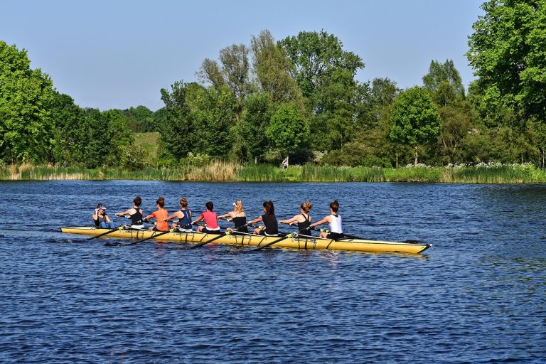 True strength index: a rowing eight moving steadily across a calm river, a picture of smoothed momentum